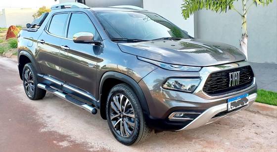 FIAT TORO 2.0 16V TURBO DIESEL RANCH 4WD AT9 FIAT TORO 2.0 16V TURBO DIESEL RANCH 4WD AT9